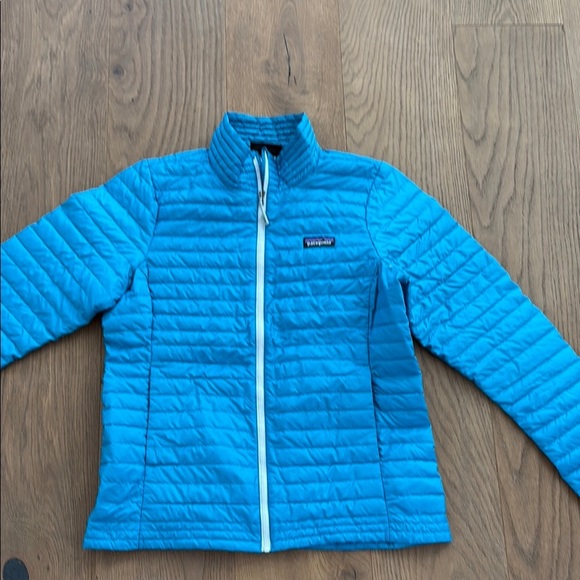Patagonia Jackets & Blazers - Patagonia women’s puffer jacket in blue size M